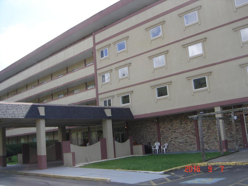 Days Inn Oil City Conference Center Exterior foto